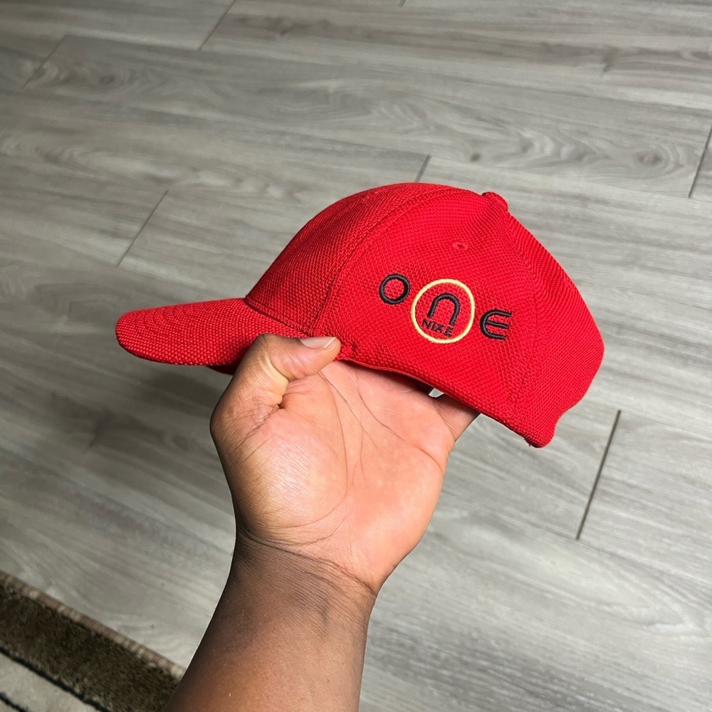 Nike Tiger Woods Golf Red Hat with Logo - Picture 2 of 10